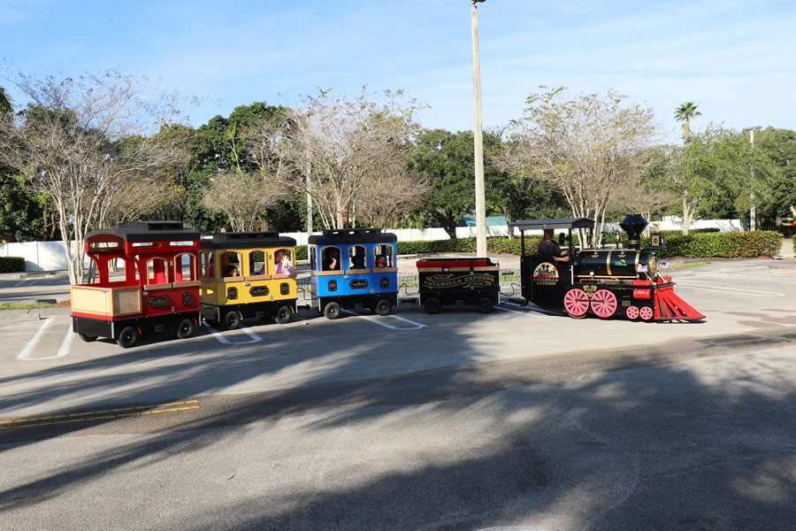 Kids waving from the train